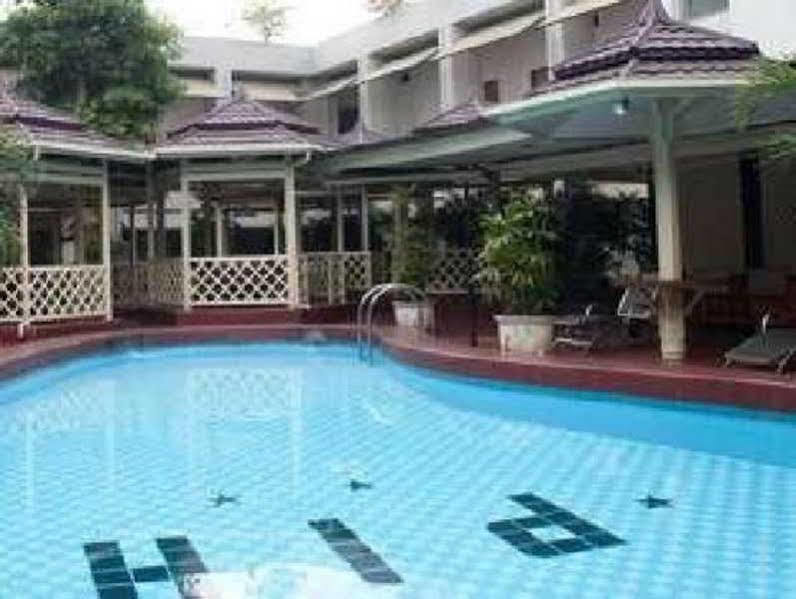 Hotel Pardede International Medan Buitenkant foto